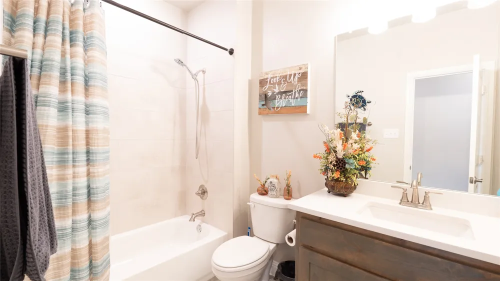 1215 Sanger Springtown, TX 76082