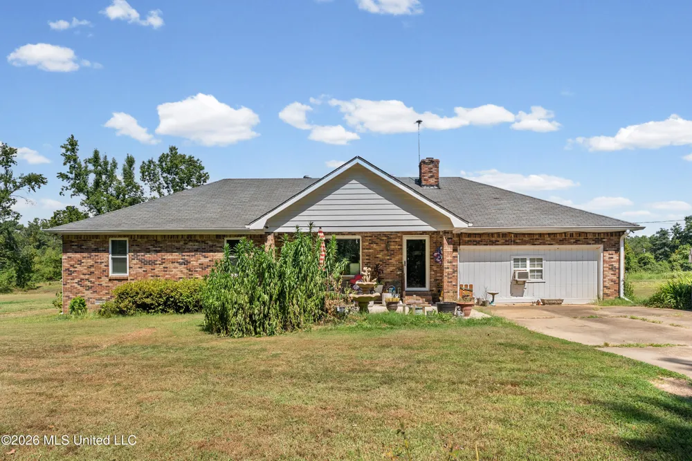 83 County Road 523 Como, MS 38619