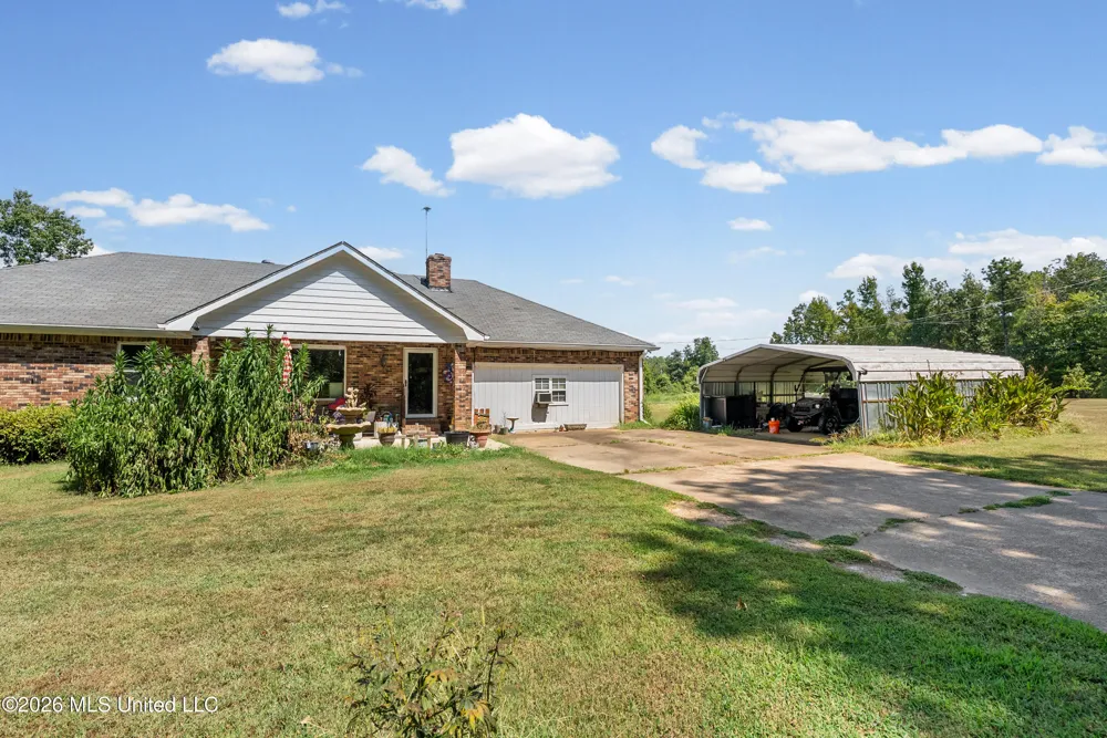 83 County Road 523 Como, MS 38619