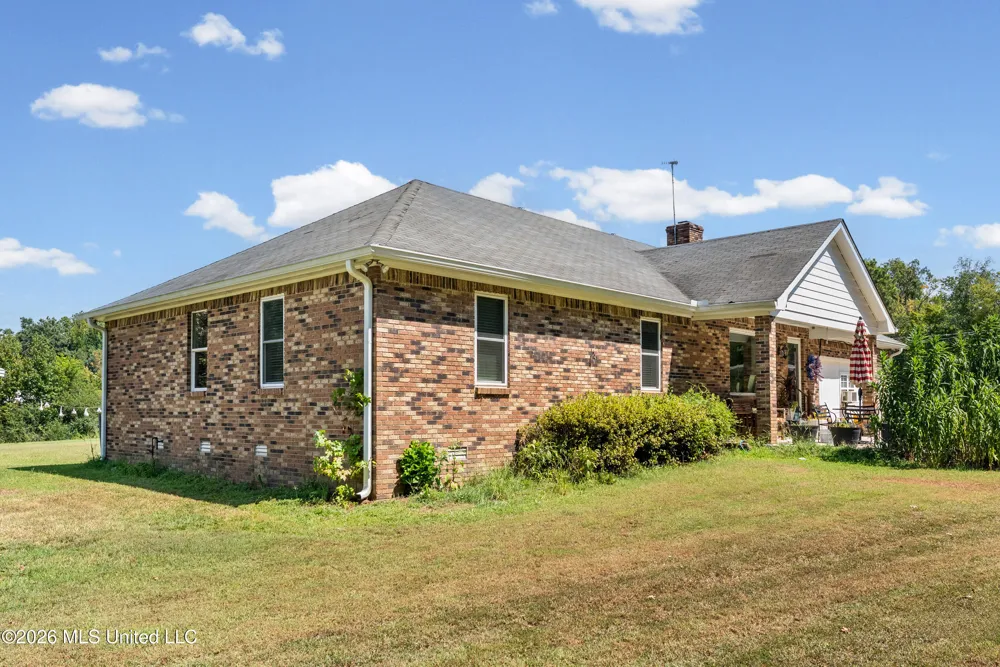 83 County Road 523 Como, MS 38619