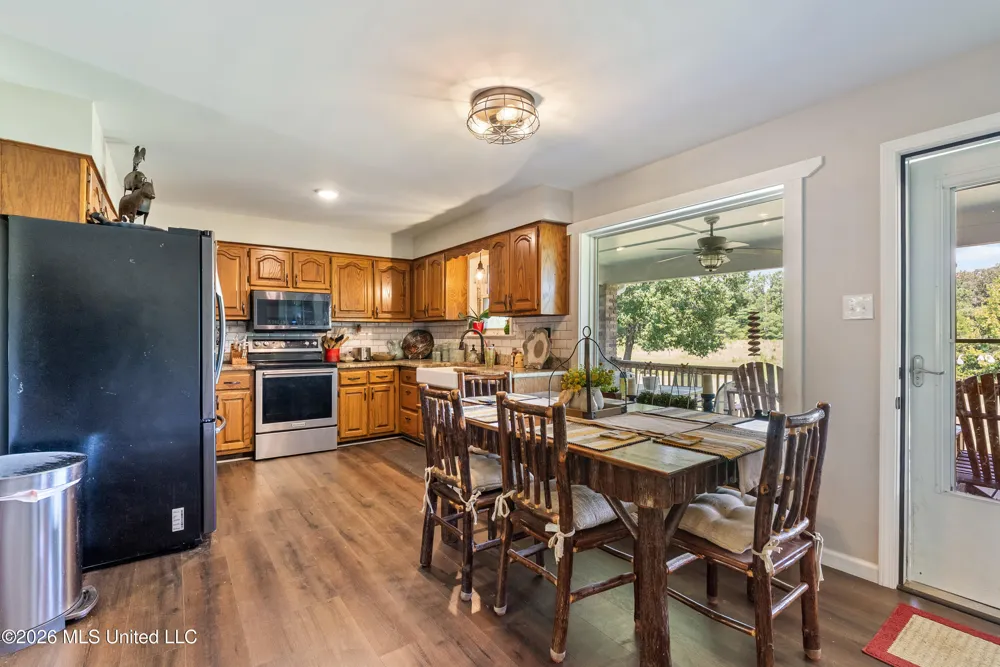 83 County Road 523 Como, MS 38619