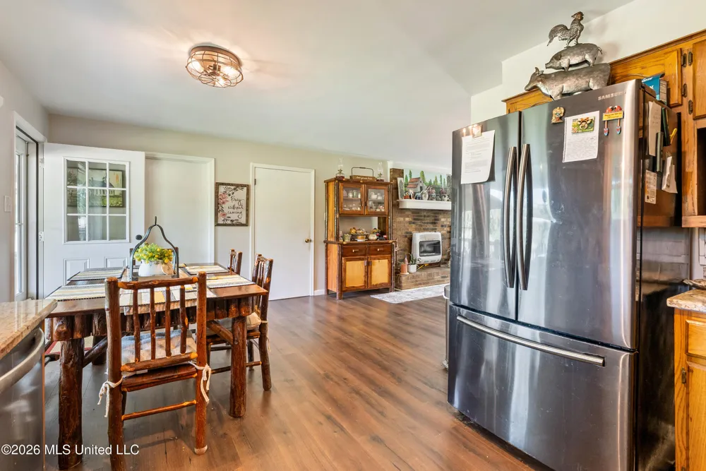83 County Road 523 Como, MS 38619