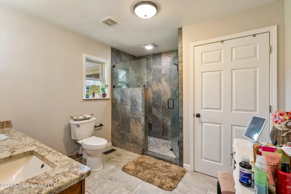 83 County Road 523 Como, MS 38619