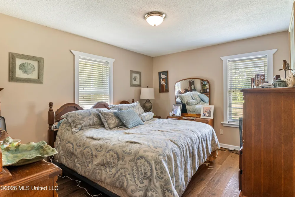 83 County Road 523 Como, MS 38619