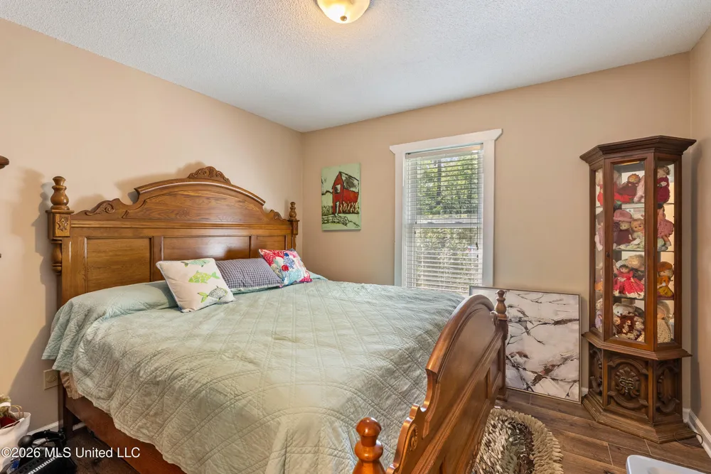 83 County Road 523 Como, MS 38619
