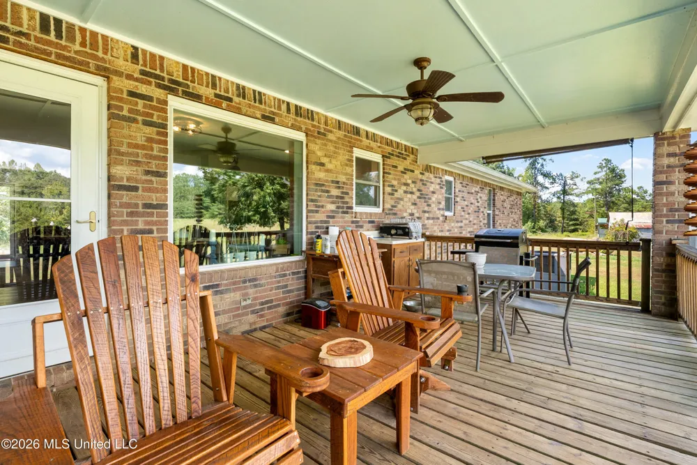 83 County Road 523 Como, MS 38619