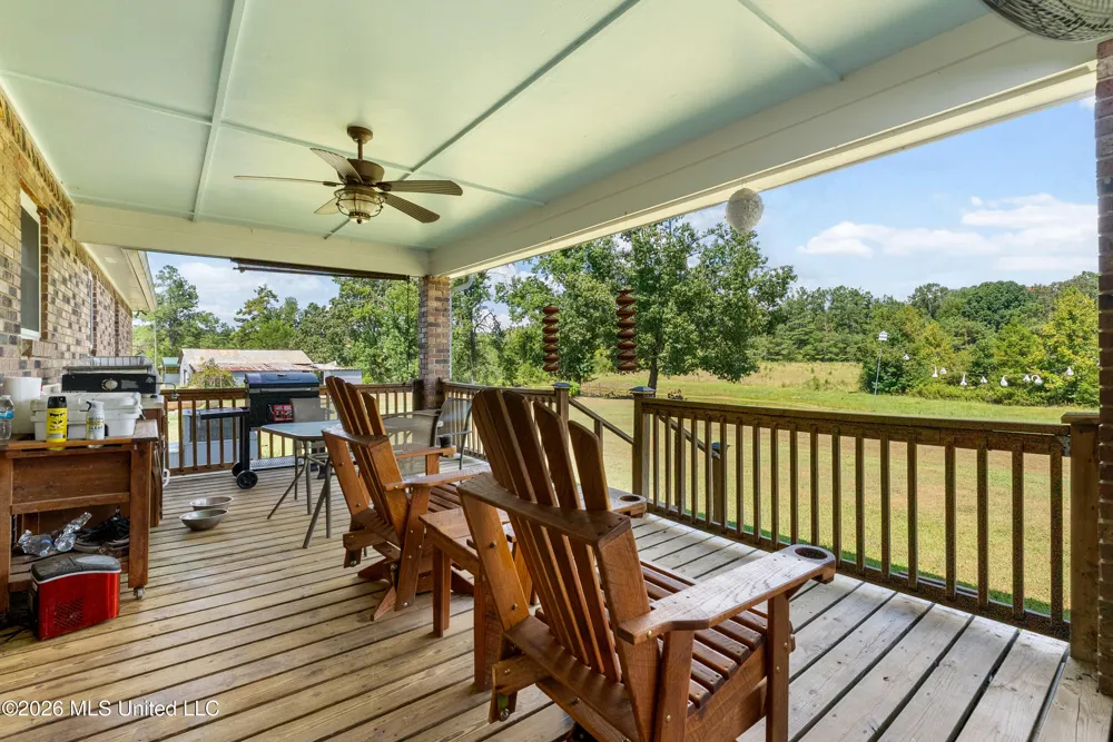 83 County Road 523 Como, MS 38619