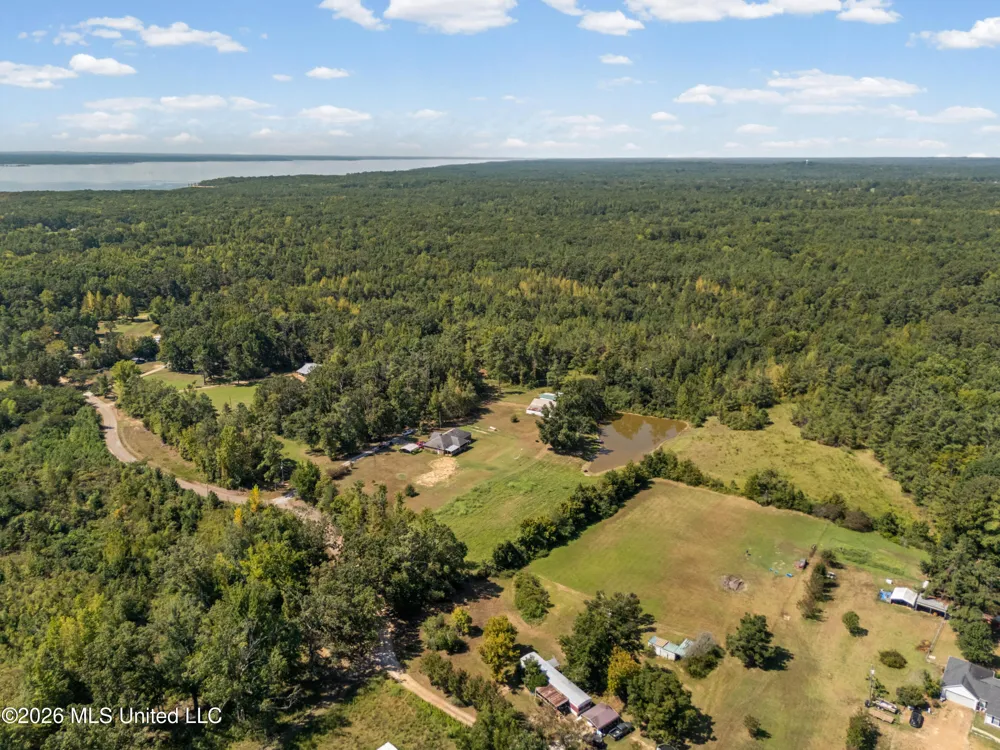 83 County Road 523 Como, MS 38619