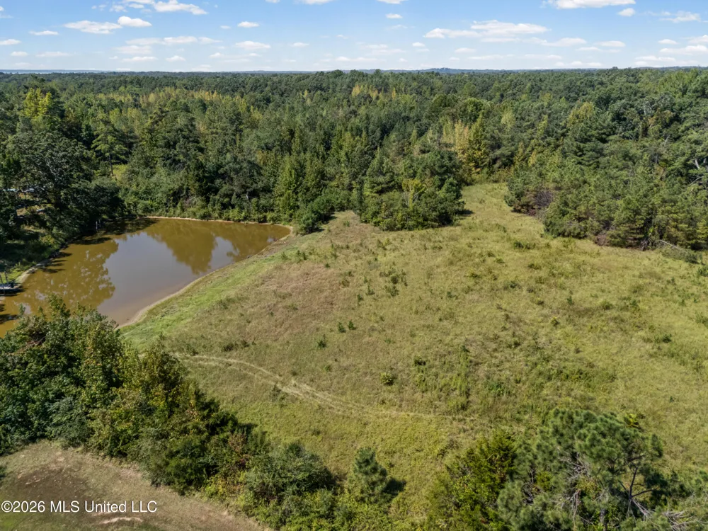 83 County Road 523 Como, MS 38619