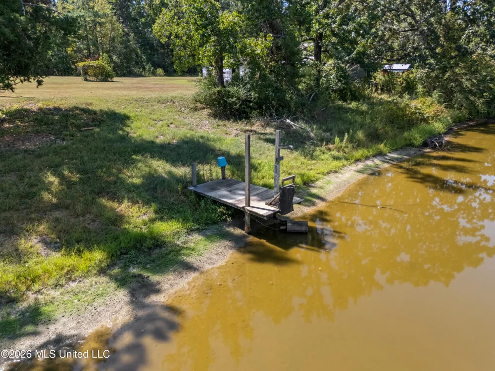 83 County Road 523 Como, MS 38619