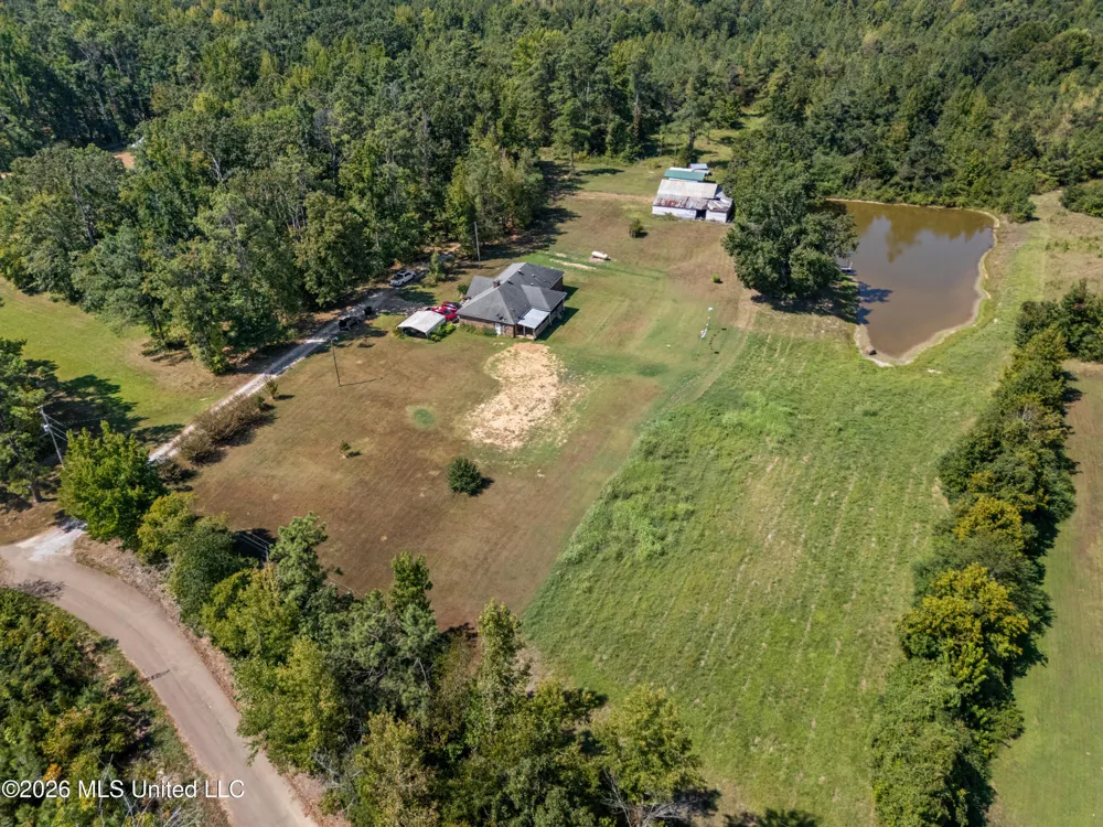 83 County Road 523 Como, MS 38619