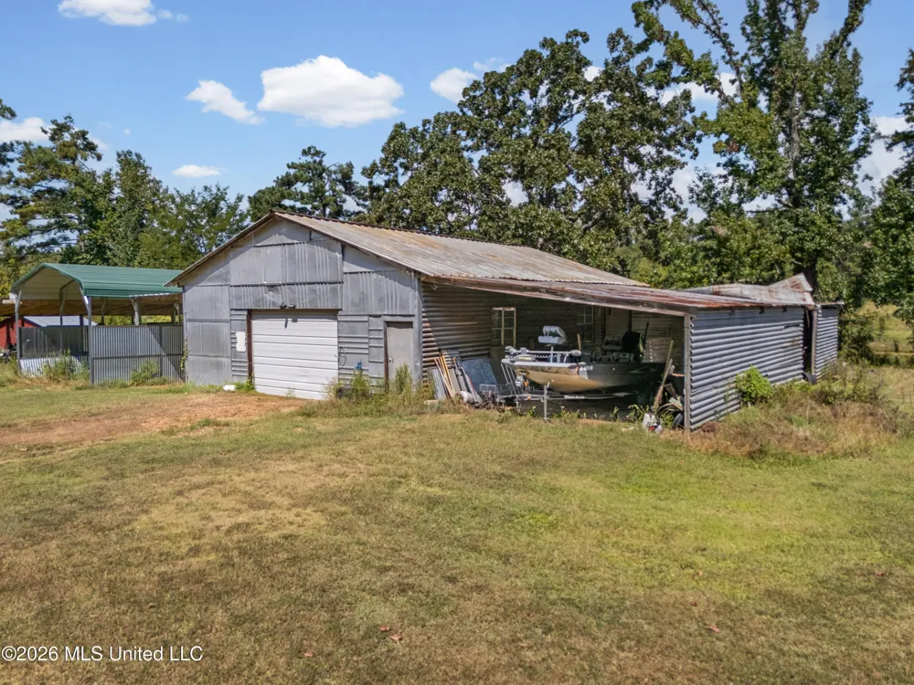 83 County Road 523 Como, MS 38619