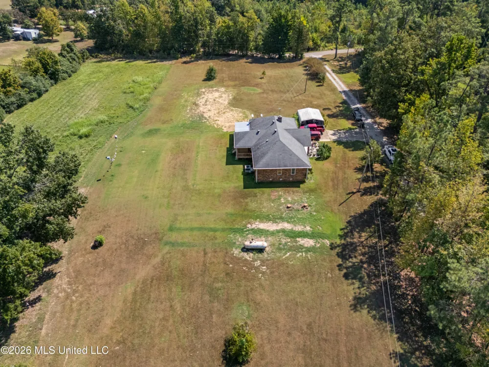 83 County Road 523 Como, MS 38619