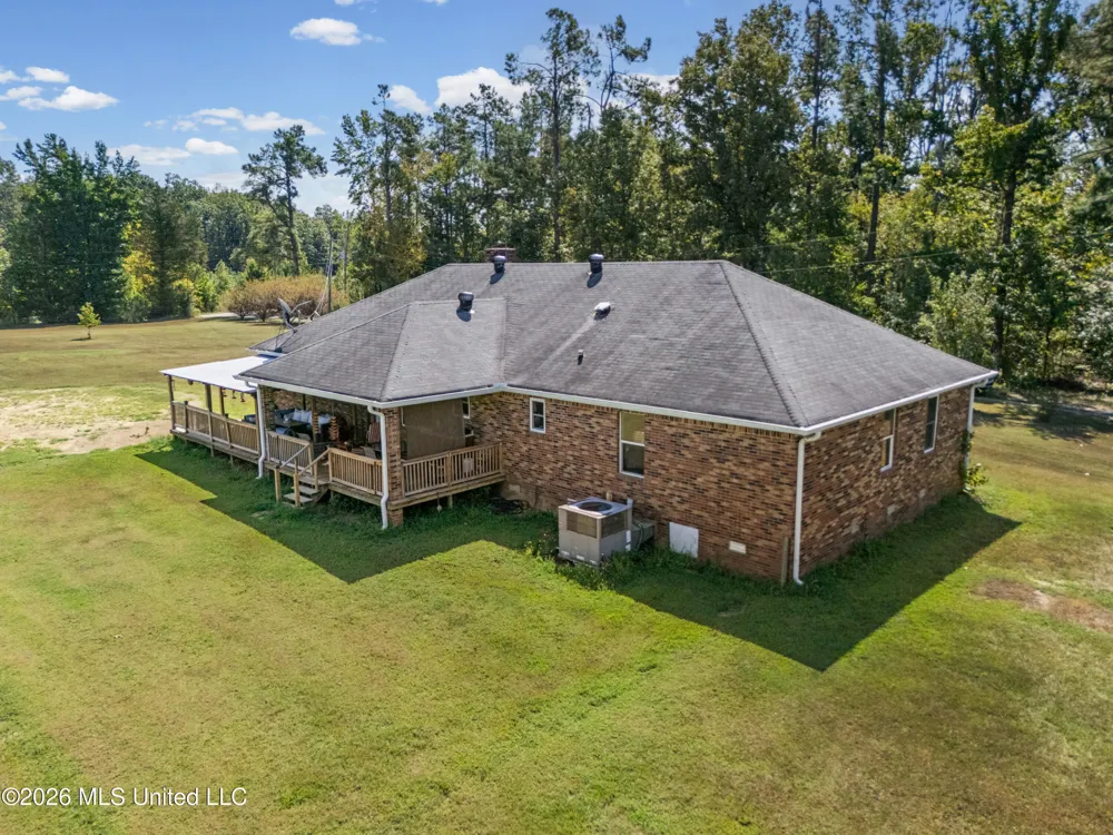 83 County Road 523 Como, MS 38619