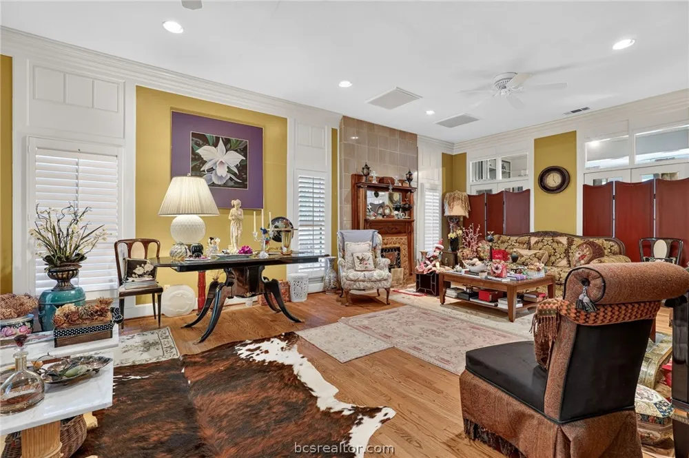 2349 W Briargate Drive Bryan, TX 77802