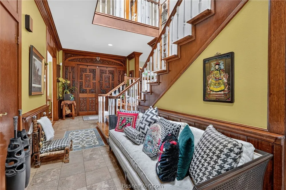 2349 W Briargate Drive Bryan, TX 77802