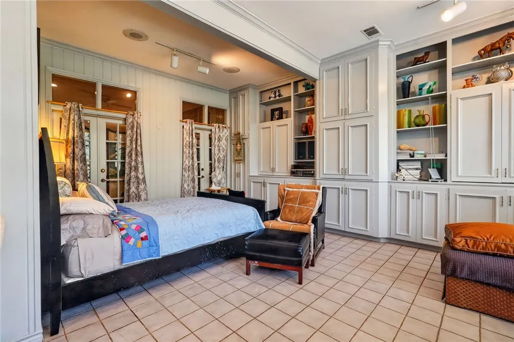 2349 W Briargate Drive Bryan, TX 77802