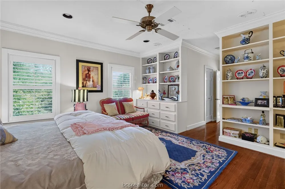 2349 W Briargate Drive Bryan, TX 77802