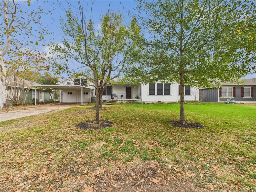 1206 E 30th Street Bryan, TX 77802