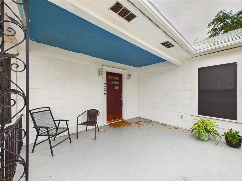 1206 E 30th Street Bryan, TX 77802