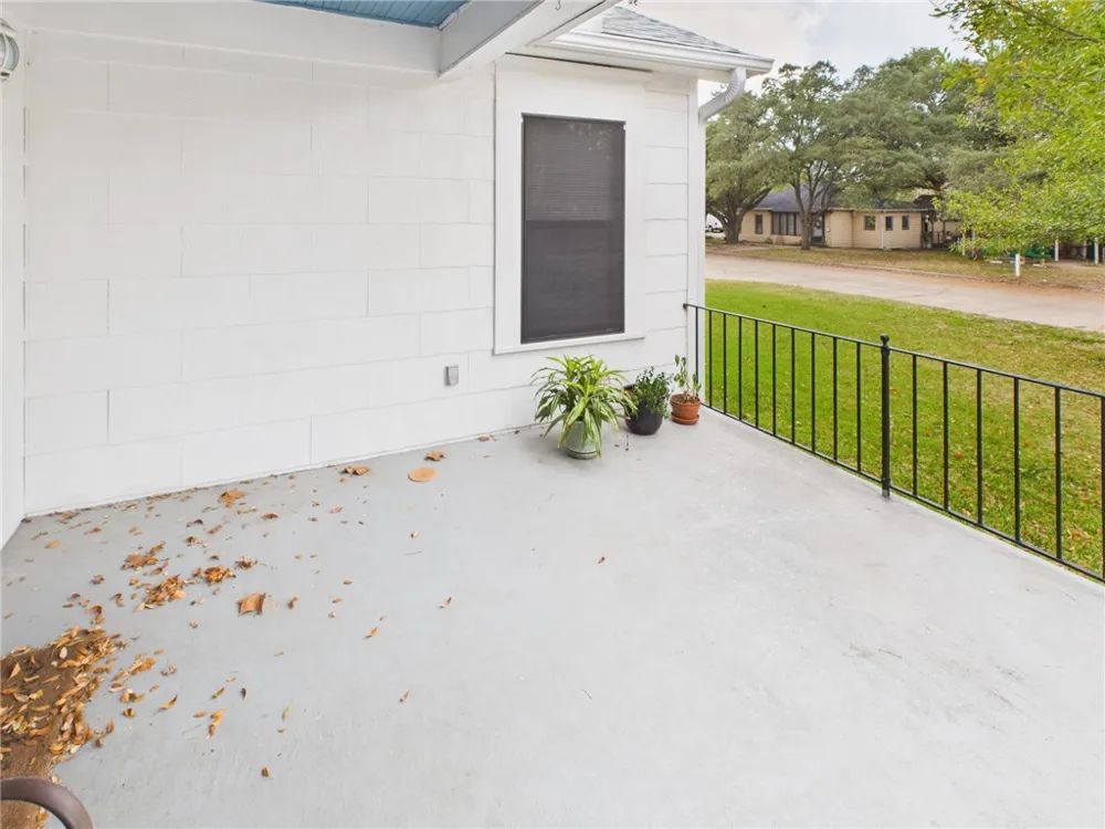 1206 E 30th Street Bryan, TX 77802