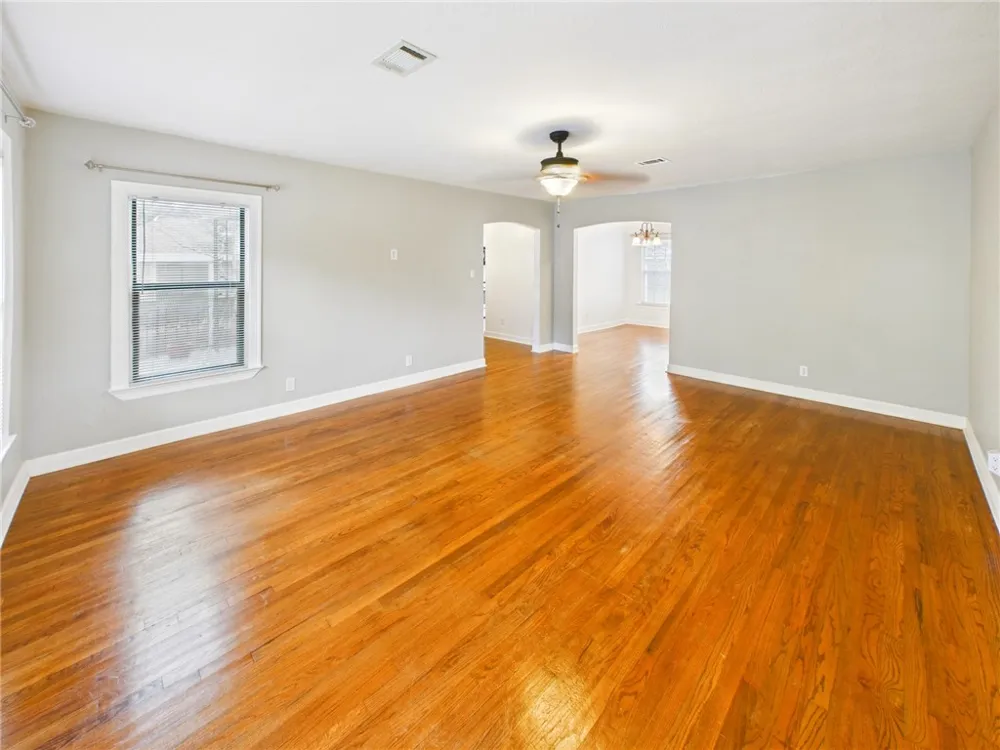 1206 E 30th Street Bryan, TX 77802