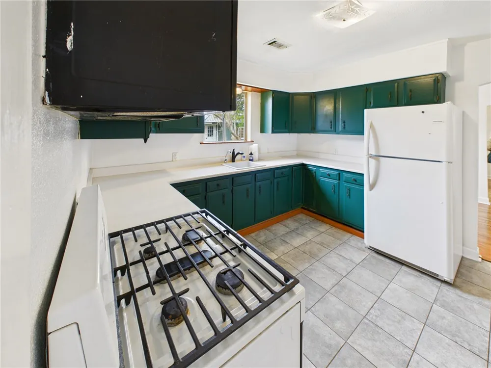 1206 E 30th Street Bryan, TX 77802