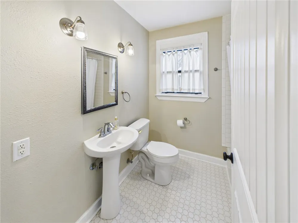 1206 E 30th Street Bryan, TX 77802