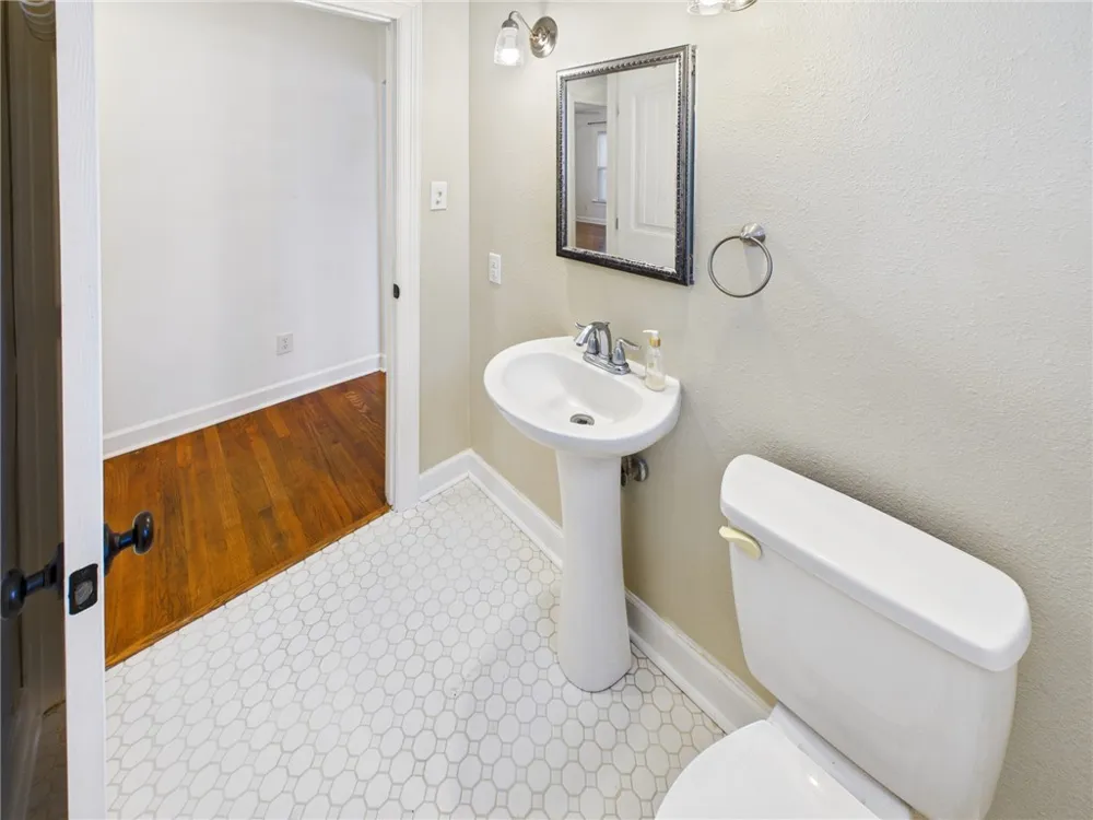 1206 E 30th Street Bryan, TX 77802
