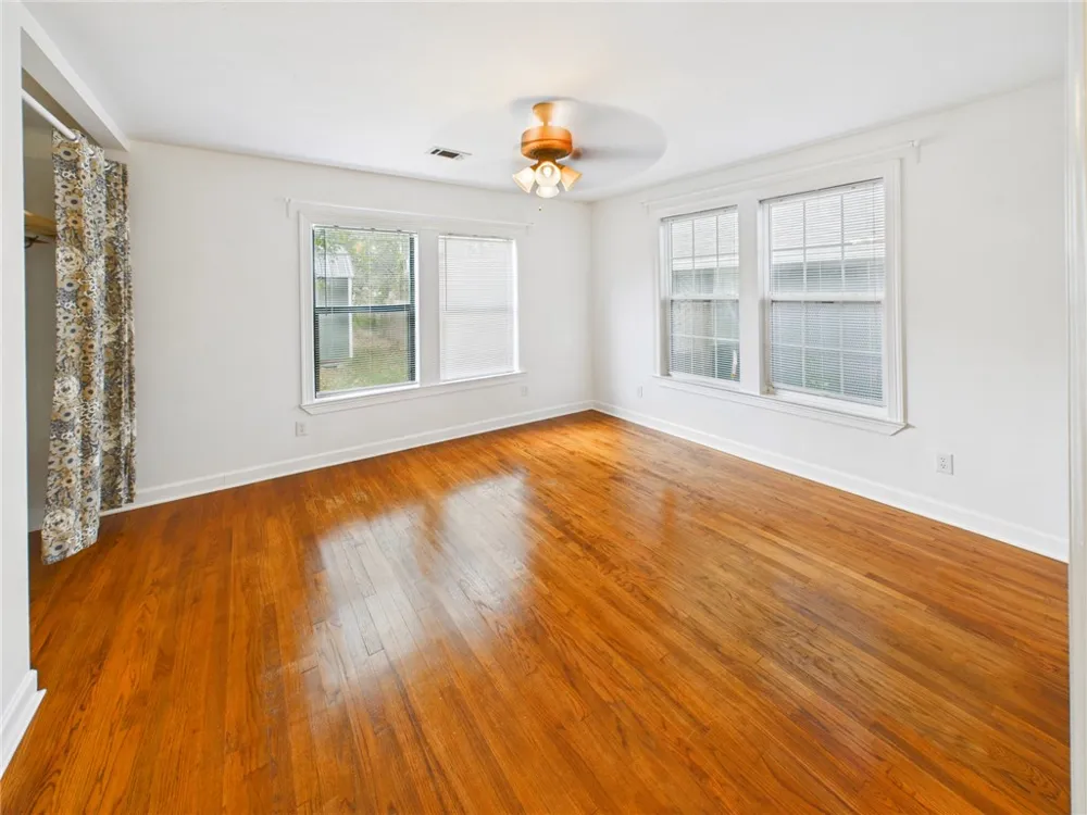 1206 E 30th Street Bryan, TX 77802