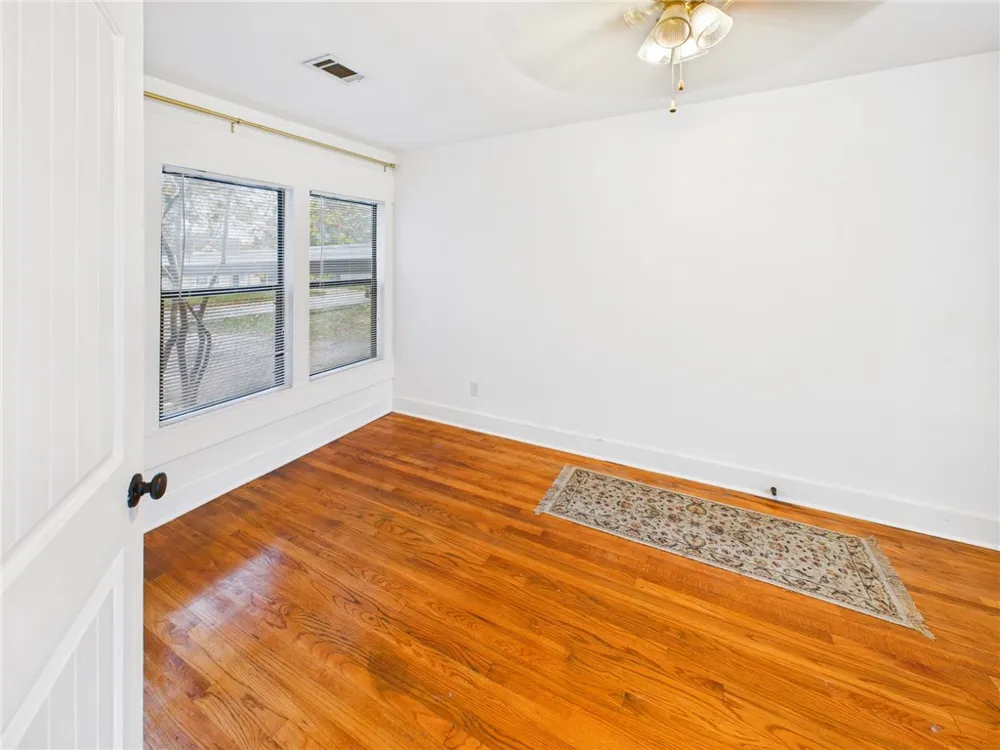 1206 E 30th Street Bryan, TX 77802