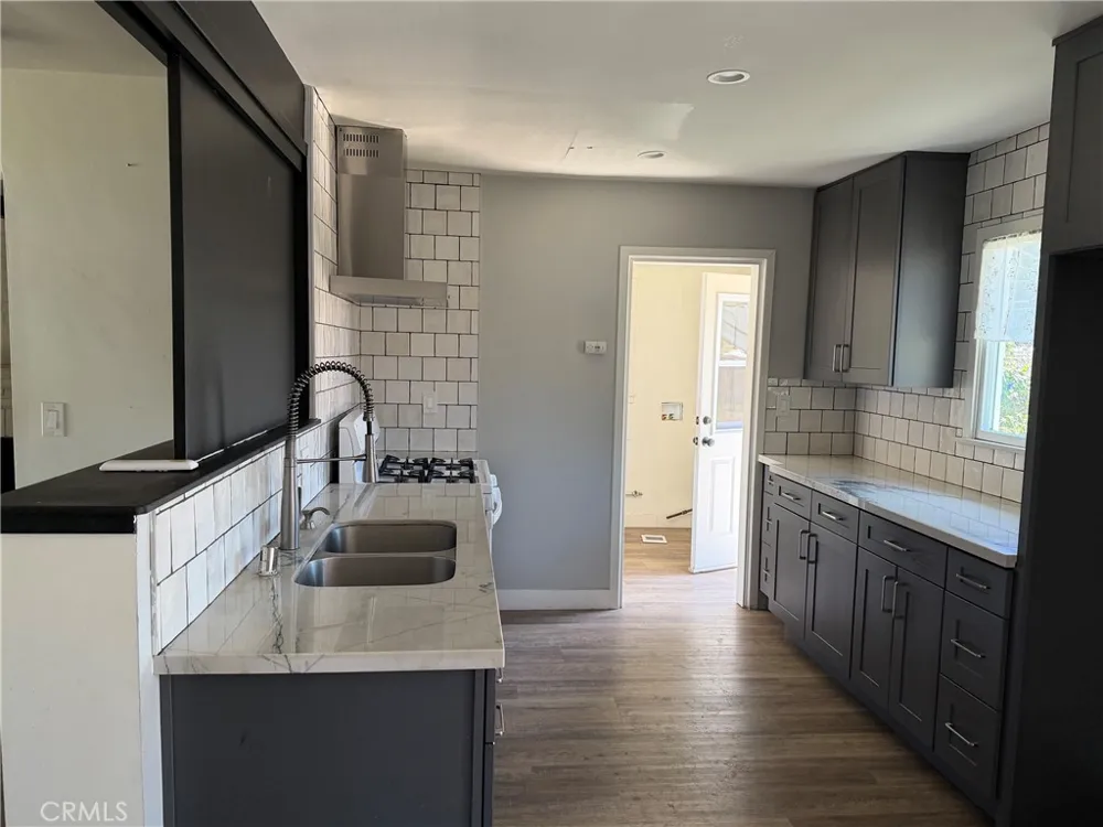 7802 12th Westminster, CA 92683