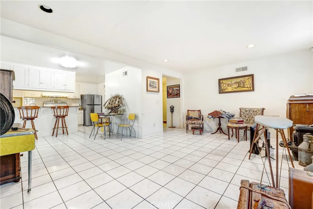 12319 Thelma Street Sun Valley, CA 91352