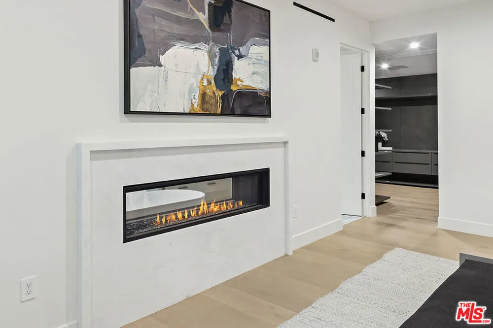 11961 Dorothy Street #2 Los Angeles, CA 90049