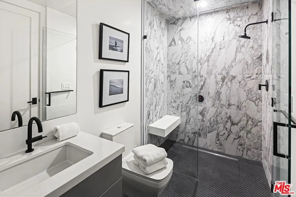 11961 Dorothy Street #2 Los Angeles, CA 90049
