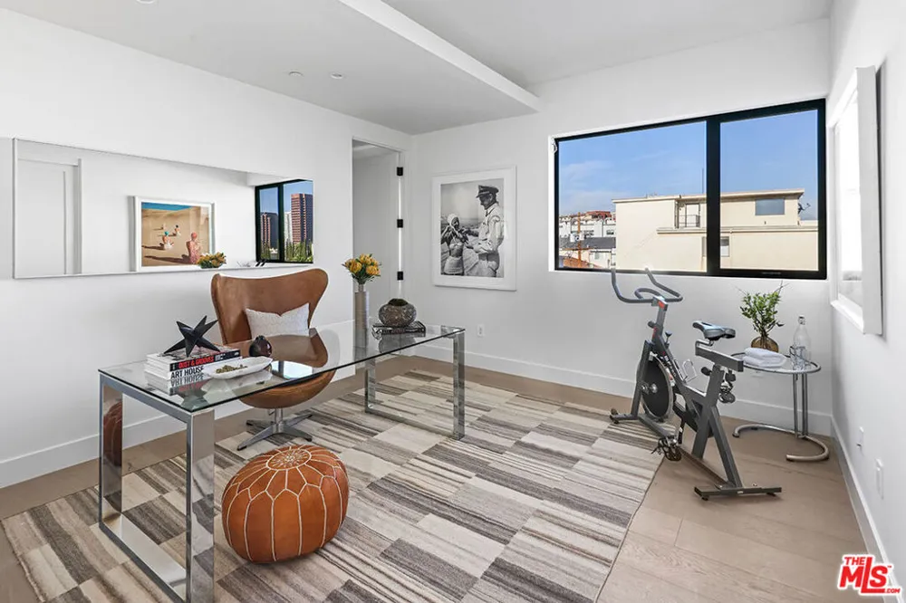 11961 Dorothy Street #2 Los Angeles, CA 90049