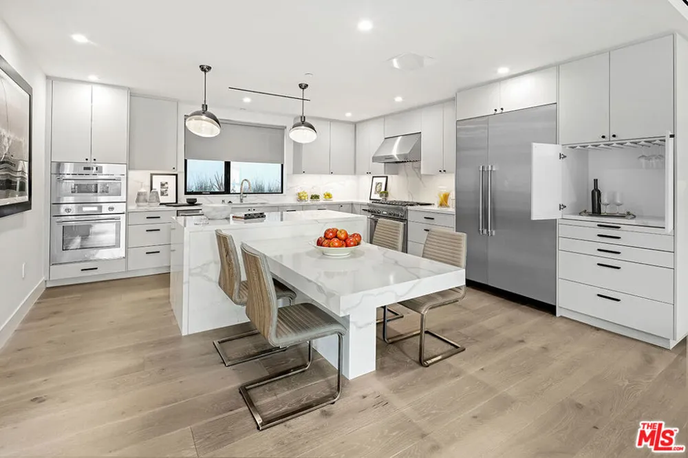 11961 Dorothy Street #2 Los Angeles, CA 90049