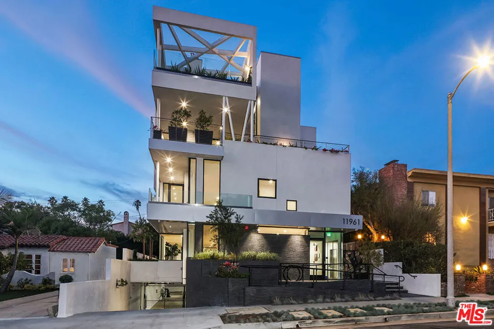11961 Dorothy Street #2 Los Angeles, CA 90049
