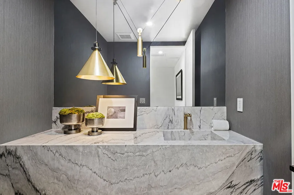 11961 Dorothy Street #2 Los Angeles, CA 90049
