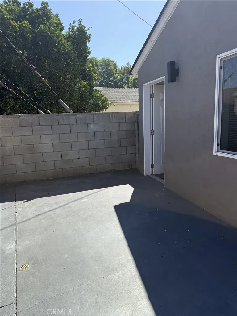 17843 Victory Blvd Reseda, CA 91335