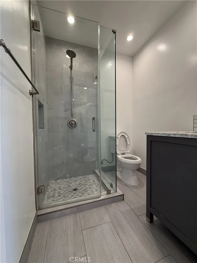 17843 Victory Blvd Reseda, CA 91335