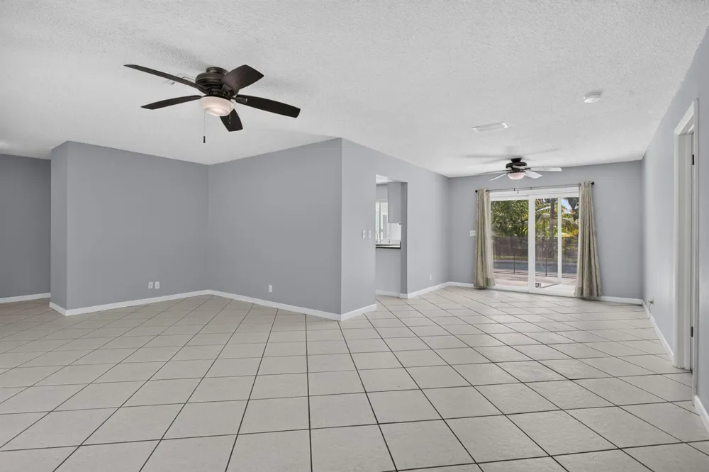 3731 NW 99th Avenue Coral Springs, FL 33065