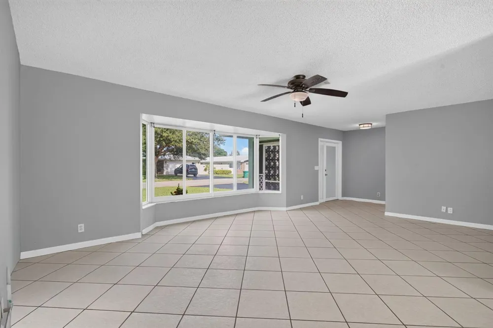 3731 NW 99th Avenue Coral Springs, FL 33065