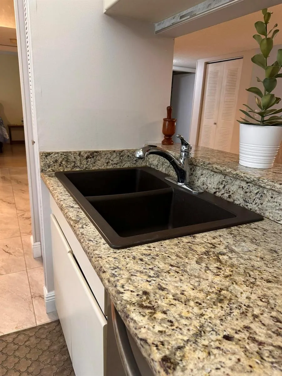 6698 10th Ave Avenue #116 Lake Worth, FL 33467