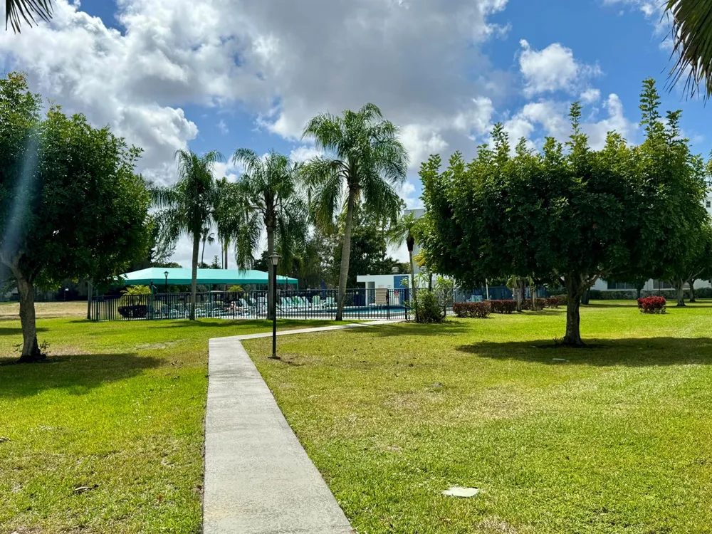 6698 10th Ave Avenue #116 Lake Worth, FL 33467
