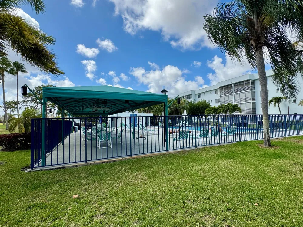 6698 10th Ave Avenue #116 Lake Worth, FL 33467