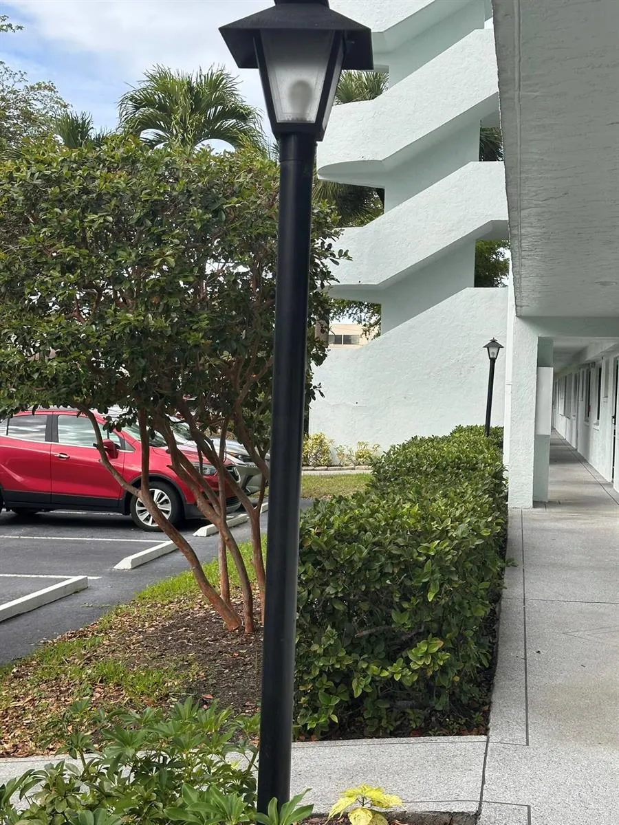6698 10th Ave Avenue #116 Lake Worth, FL 33467