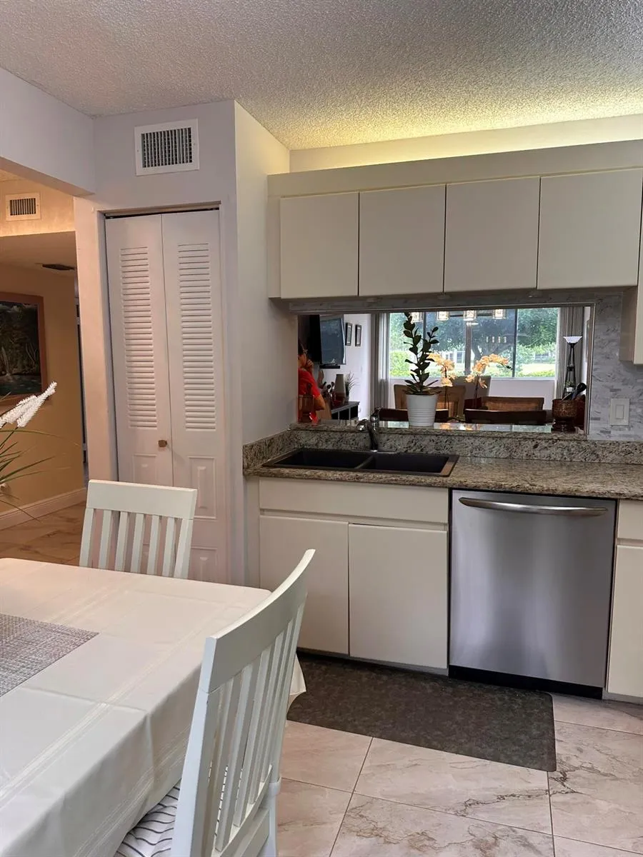 6698 10th Ave Avenue #116 Lake Worth, FL 33467