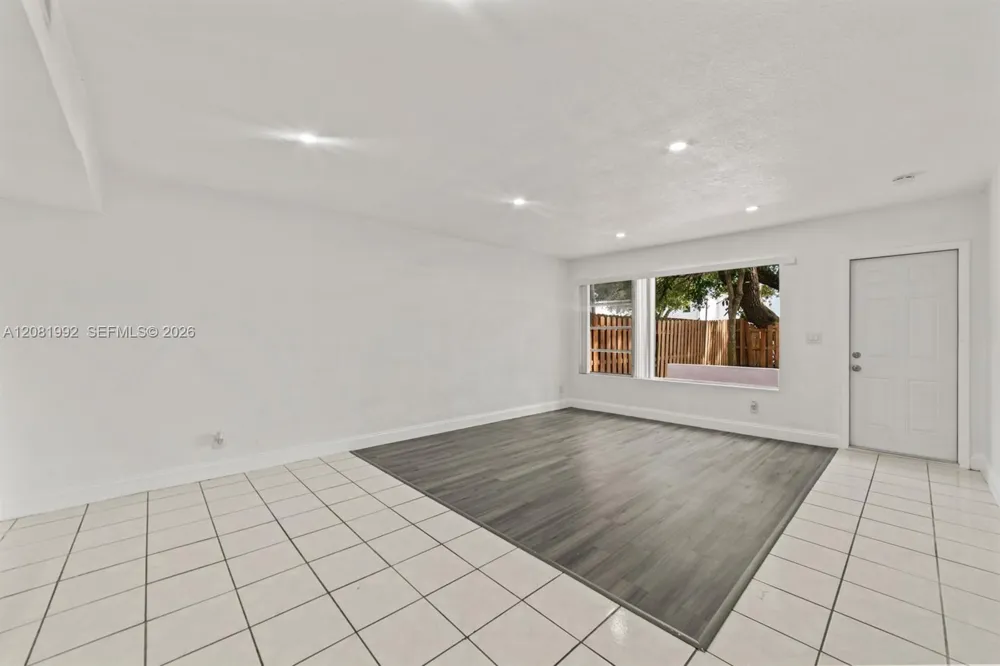 1710 NE 142nd St #1710 North Miami, FL 33181