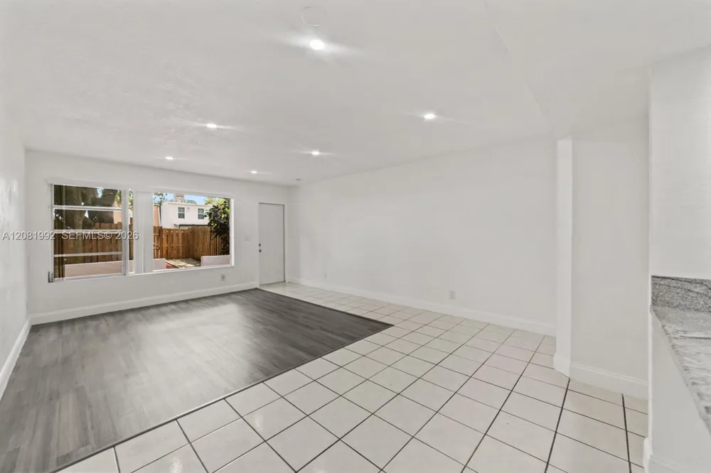 1710 NE 142nd St #1710 North Miami, FL 33181